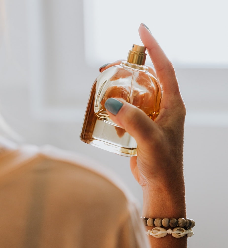 3 triki, dzięki którym przedłużycie trwałość perfum